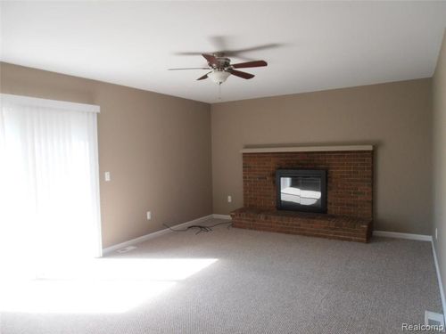 1724 Hamman Dr, Troy, MI, 48085-5039 | Card Image