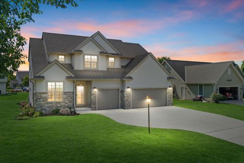 7989 S River Court, Franklin, WI, 53132 | Card Image