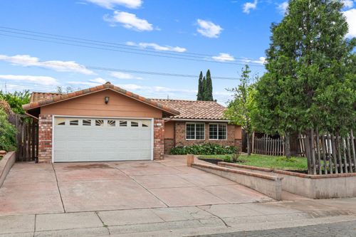 3932 Galbrath Dr, North Highlands, CA, 95660-3416 | Card Image