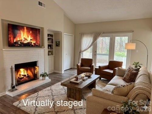 10 Laurel Place Dr, Asheville, NC, 28803-9574 | Card Image