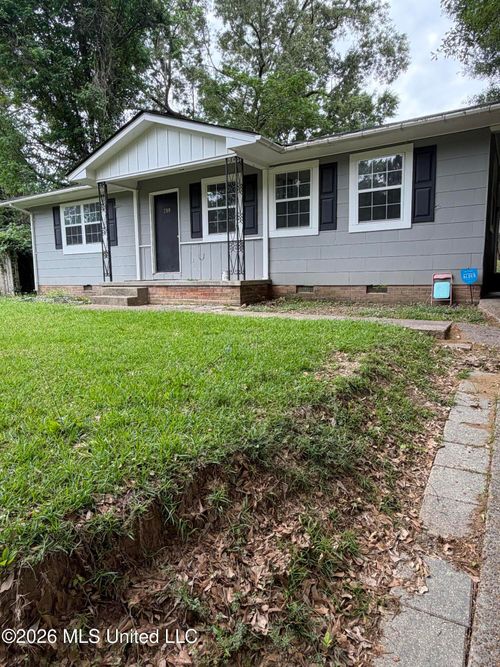 210 Holly Dr, Natchez, MS, 39120-4811 | Card Image