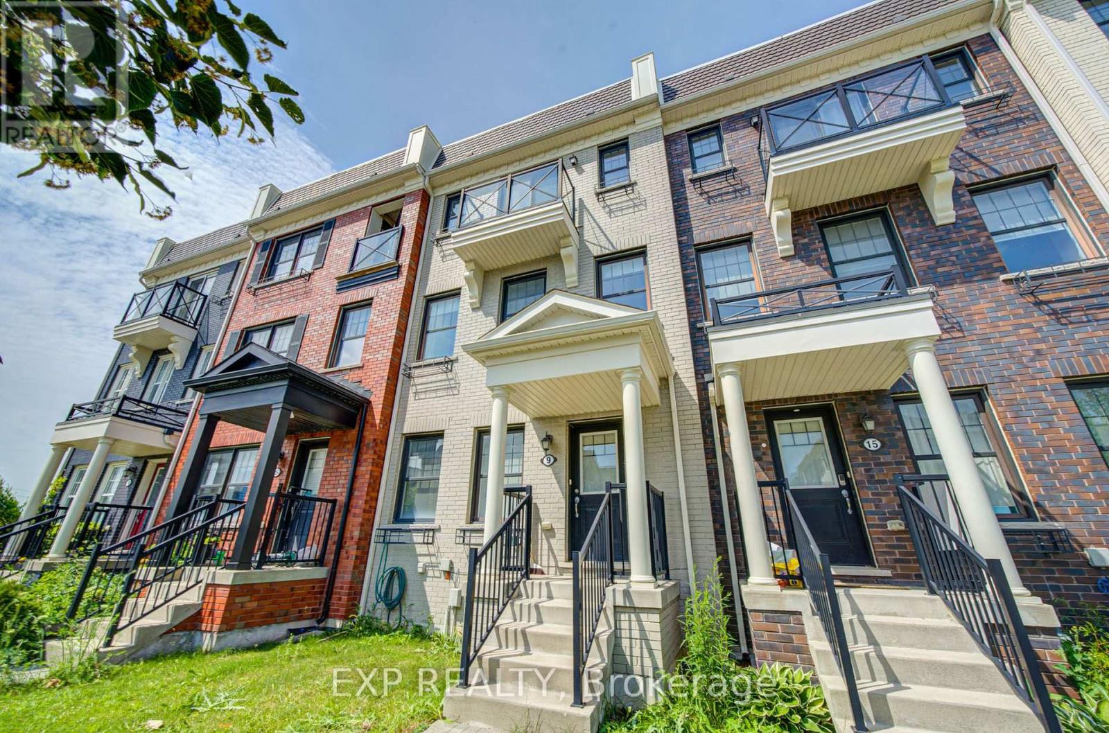 Residential in Whitchurch-Stouffville (Stouffville) 2
