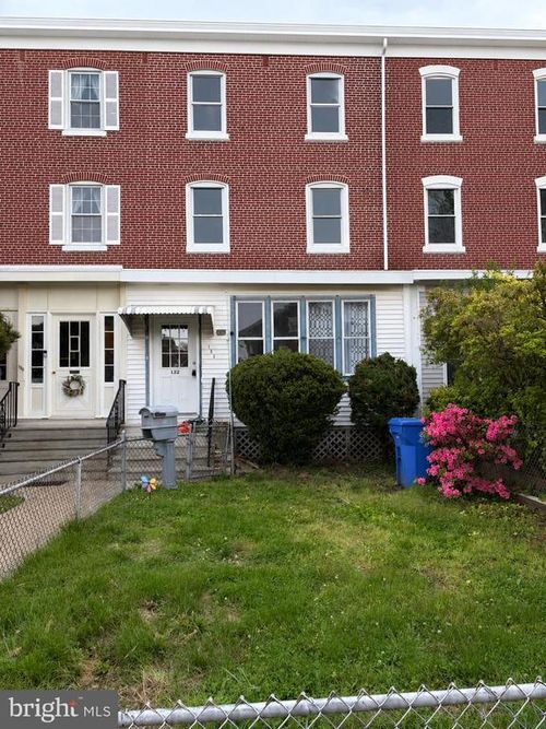 132 4th Ave, ROEBLING, NJ, 08554-1010 | Card Image