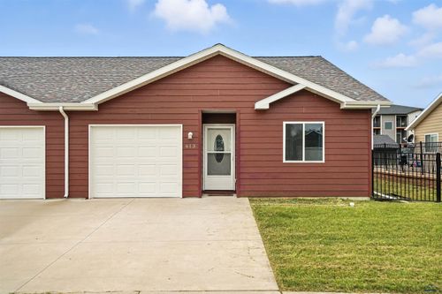 613 Kathryn Ave, Rapid City, SD, 57701-9792 | Card Image