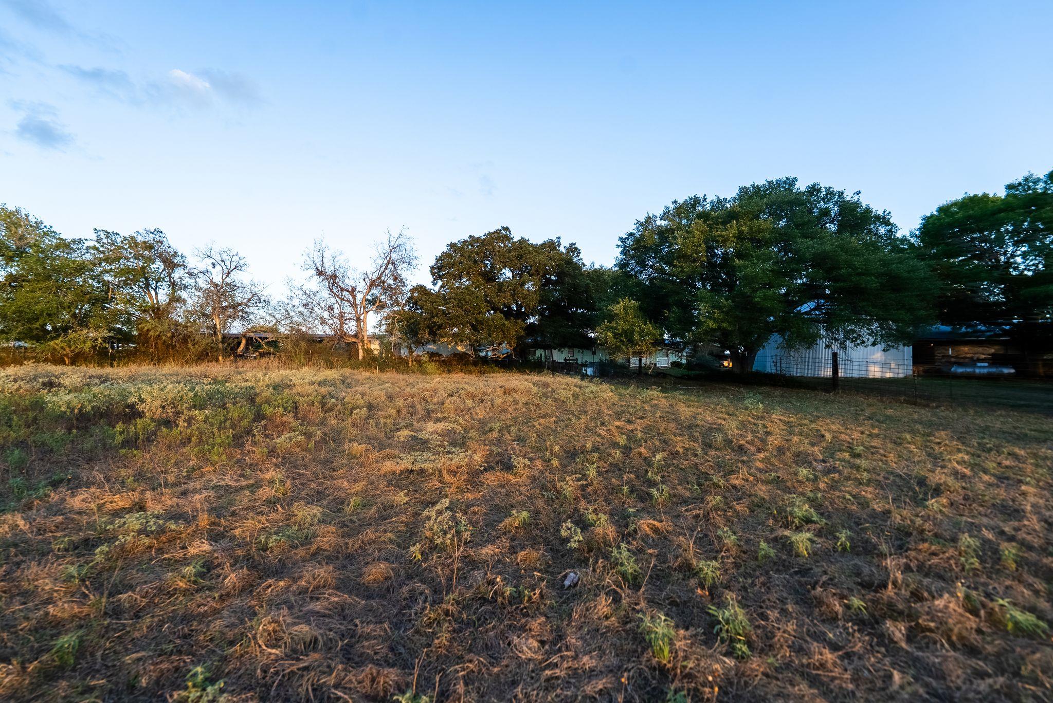 Land in Lockhart 3