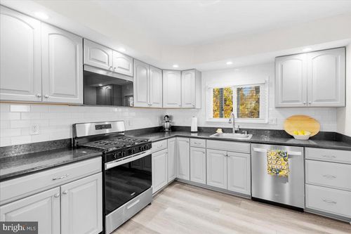 232 Garden Ter, RUNNEMEDE, NJ, 08078-1419 | Card Image