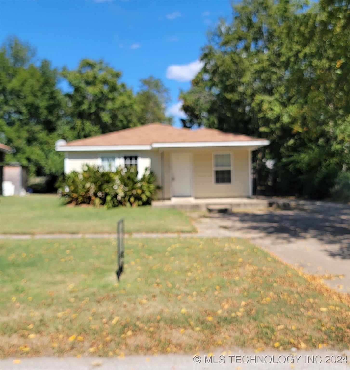 Broadway St, Collinsville, OK 74021