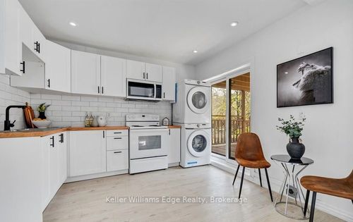 2-10 Rutherford Ave, Hamilton, ON, L8M1Y4 | Card Image