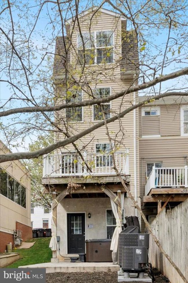 379 E Elm St, Townhouse with 3 bedrooms, 3 bathrooms and null parking in CONSHOHOCKEN PA | Image 22