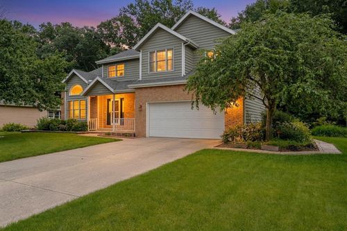 300 Sandpiper Dr, Chesterton, IN, 46304-2668 | Card Image