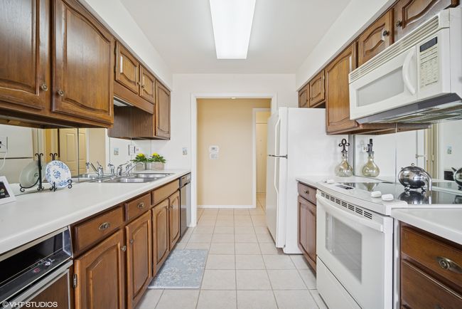 APT-512 - 1771 Mission Hills Rd, Condo with 2 bedrooms, 2 bathrooms and 1 parking in Northbrook IL | Image 13