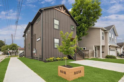 a-b-801 E 32nd 1/2 St, Houston, TX, 77022-5812 | Card Image