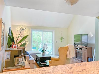 23 Glengarry Drive, Condo with 1 bedrooms, 1 bathrooms and null parking in Stratham NH | Image 2