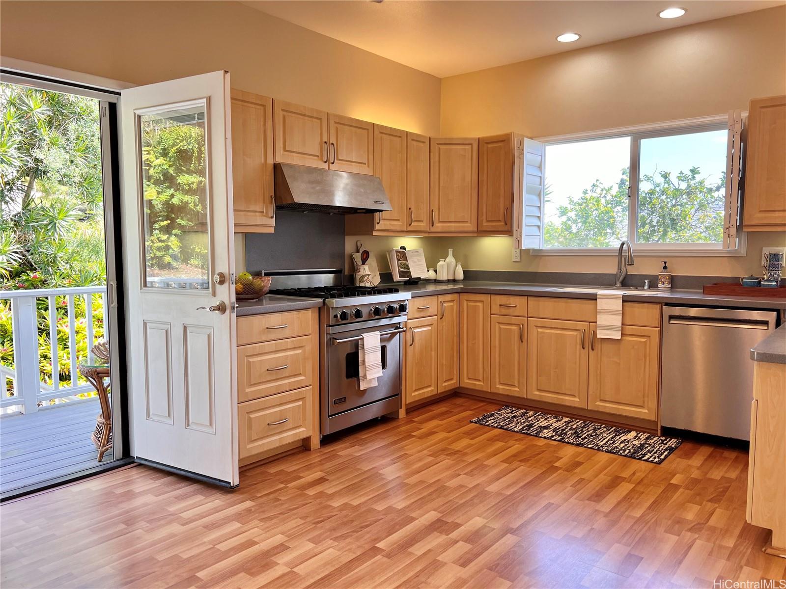 Mamalu St, Honolulu, HI 96817
