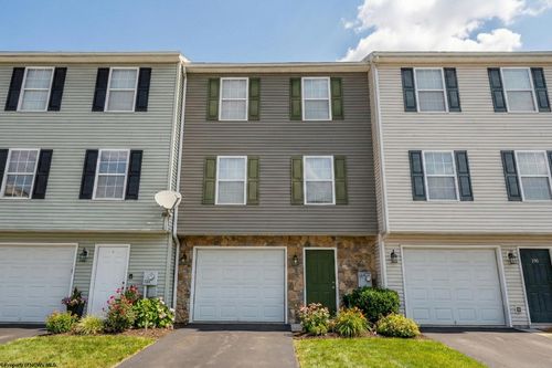 132 Eagle Dr, Maidsville, WV, 26541-8205 | Card Image