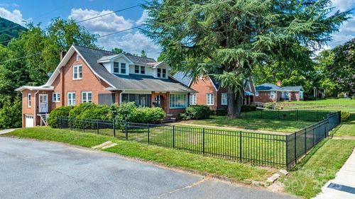 584 Rutherford Rd, Marion, NC, 28752-4828 | Card Image