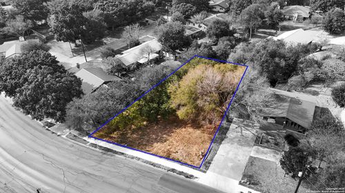 0 TBD E Common St, New Braunfels, TX, 78130 | Card Image