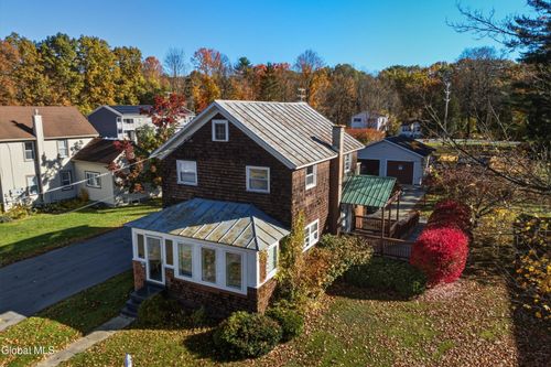 460 Maple Ave, Saratoga Springs, NY, 12866-5532 | Card Image