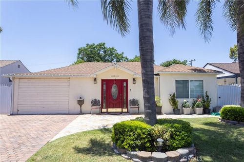 6843 Penfield Ave, Winnetka, CA, 91306-3915 | Card Image