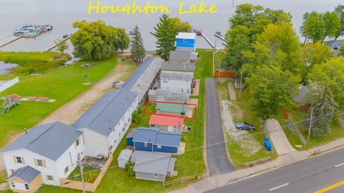 6482 W Houghton Lake Dr, Houghton Lake, MI, 48629-9707 | Card Image