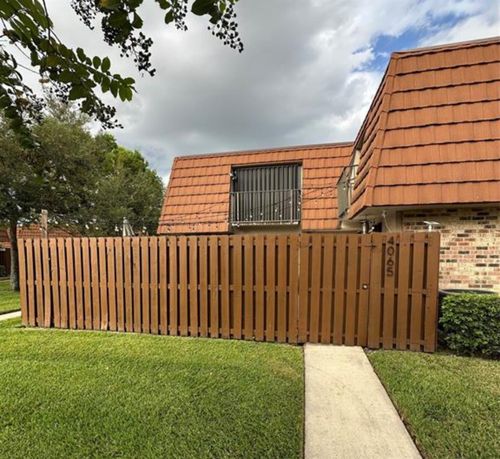 4065 Wimbledon Dr, Hollywood, FL, 33026-1134 | Card Image