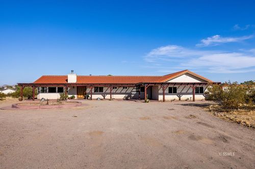 334 Calle De Collie, Ridgecrest, CA, 93555-8643 | Card Image