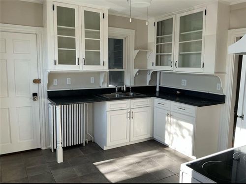 2-12 Caswell Ave, Newport, RI, 02840-5808 | Card Image