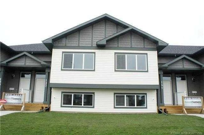 141 Ava Crescent, Home with 3 bedrooms, 2 bathrooms and 2 parking in Blackfalds AB | Image 2
