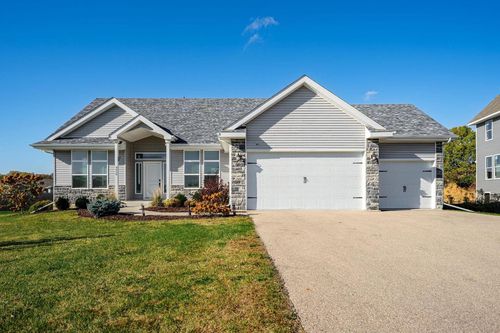 9950 Leana Dr, Roscoe, IL, 61073-6414 | Card Image