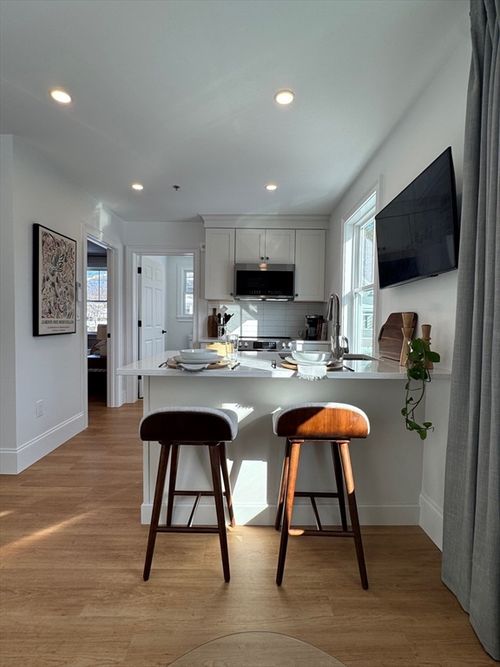 101-41 Elm St, Andover, MA, 01810-6142 | Card Image