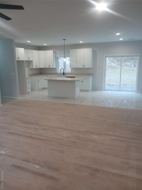 207 Roosa Gap Rd, Bloomingburg, NY, 12721-4805 | Card Image