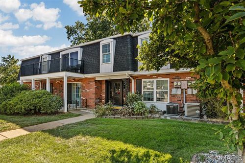 e-853 Dumont Place, St Louis, MO, 63125 | Card Image
