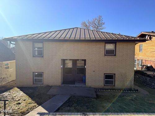 709 Collins Ave, Mandan, ND, 58554-2843 | Card Image