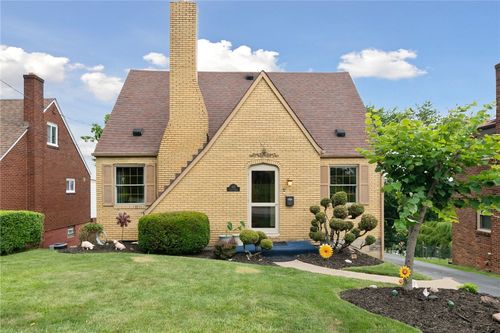 105 Audrey Dr, Pleasant Hills, PA, 15236-3816 | Card Image