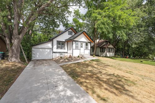 2715 17th Ave E, North Saint Paul, MN, 55109-1820 | Card Image