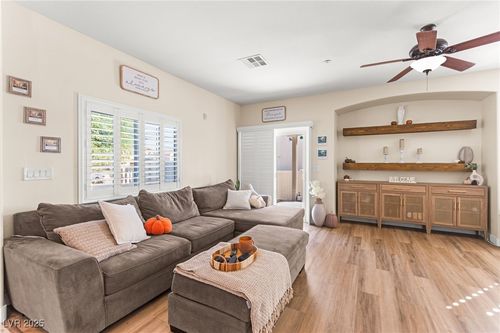 unit-103-5555 Parlay Way, Las Vegas, NV, 89122-2694 | Card Image