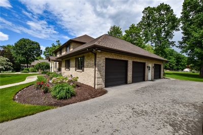 3 Oakhurst Drive, House other with 4 bedrooms, 3 bathrooms and 3 parking in Twp Of But Sw PA | Image 3