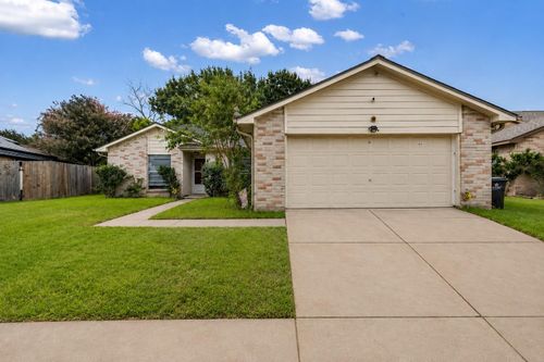 13915 Old Village Ln, Sugar Land, TX, 77498-1562 | Card Image