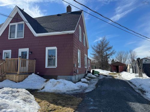 180 Rutherford St, Stellarton, NS, B2H5H2 | Card Image
