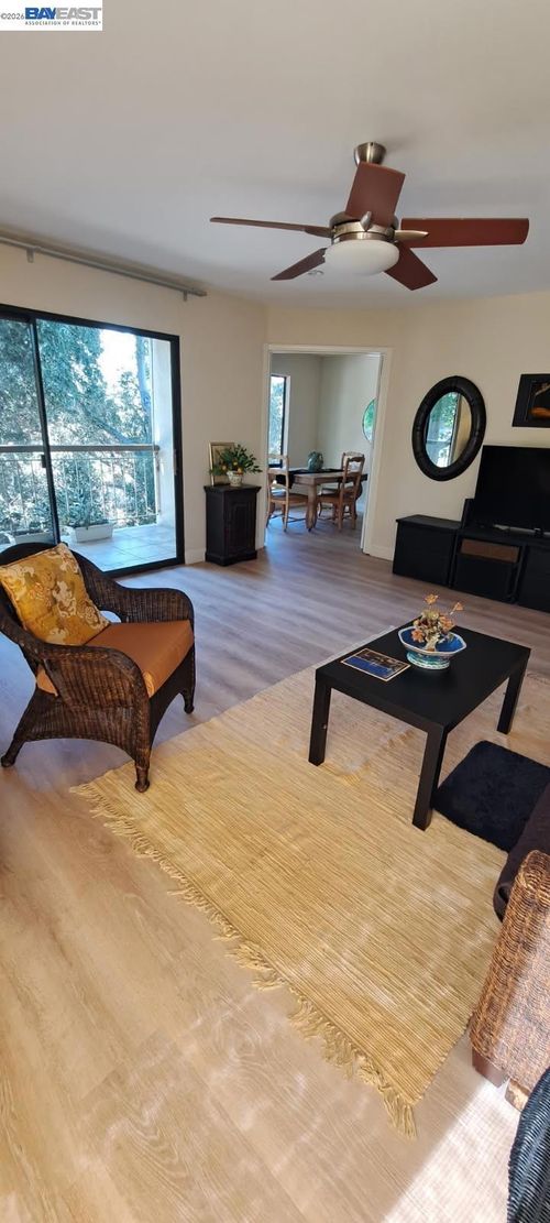 305-370 N Civic Dr, Walnut Creek, CA, 94596-7605 | Card Image
