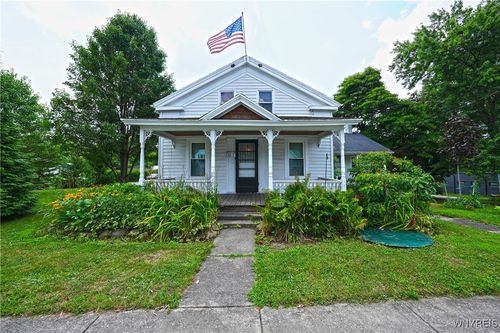 120 N Main St, Holland, NY, 14080-9704 | Card Image