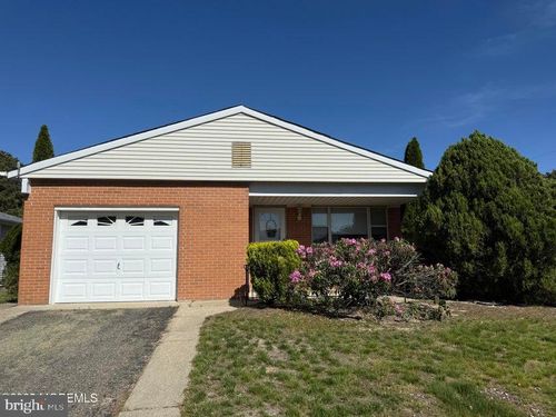 2 Santo Domingo Dr, Toms River, NJ, 08757-6431 | Card Image