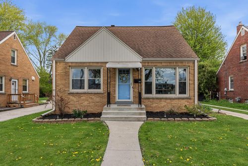3810 N 88th Street, Milwaukee, WI, 53222 | Card Image
