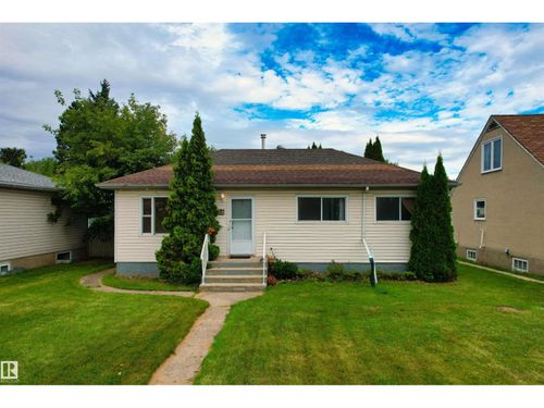 9268 85 St Nw, Edmonton, AB, T6C3C7 | Card Image