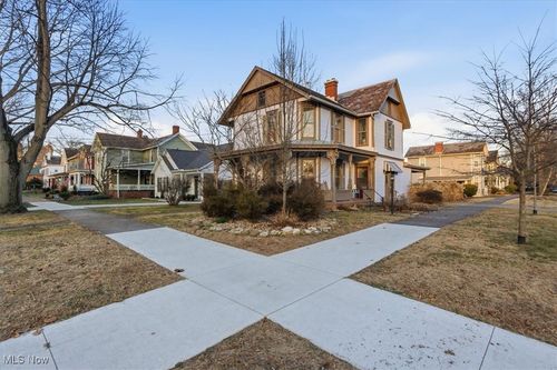 515 Wooster St, Marietta, OH, 45750-1927 | Card Image