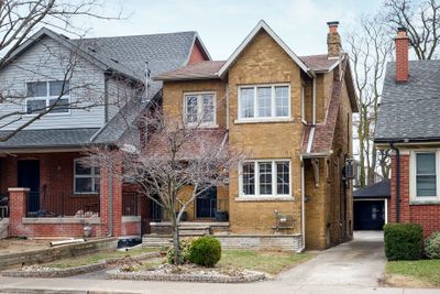 789 Coxwell Ave, House other with 3 bedrooms, 1 bathrooms and 2 parking in East York ON | Image 2