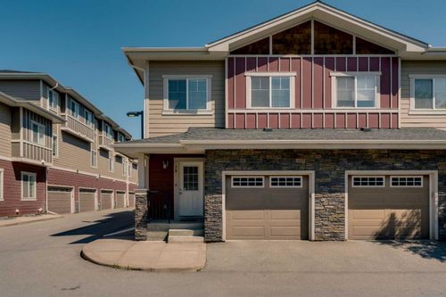 78 W Coach Manor Sw, Calgary, AB, T3H1R7 | Card Image