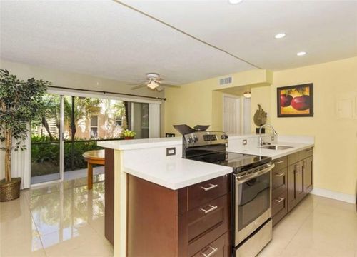 f19-5276 Ne 6th Ave, Oakland Park, FL, 33334-3329 | Card Image