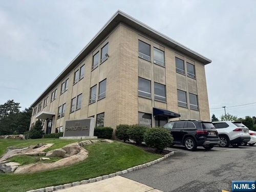 111 Charlotte Pl, Englewood Cliffs, NJ, 07632-2603 | Card Image