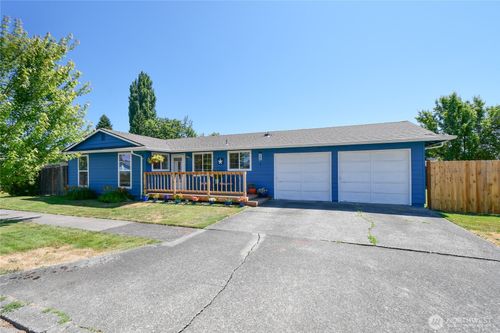 2102 35th Ave, Longview, WA, 98632-4220 | Card Image
